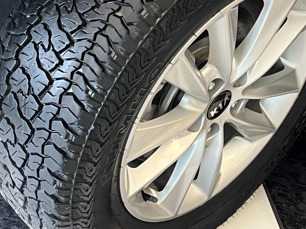 2019 Kia Sorento LX AWD+ApplePlay+Heated Seats+Camera+CLEAN CARFAX - Photo #12