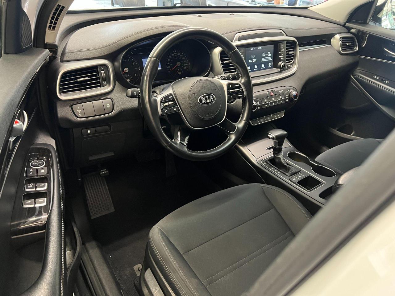 2019 Kia Sorento LX AWD+ApplePlay+Heated Seats+Camera+CLEAN CARFAX - Photo #18