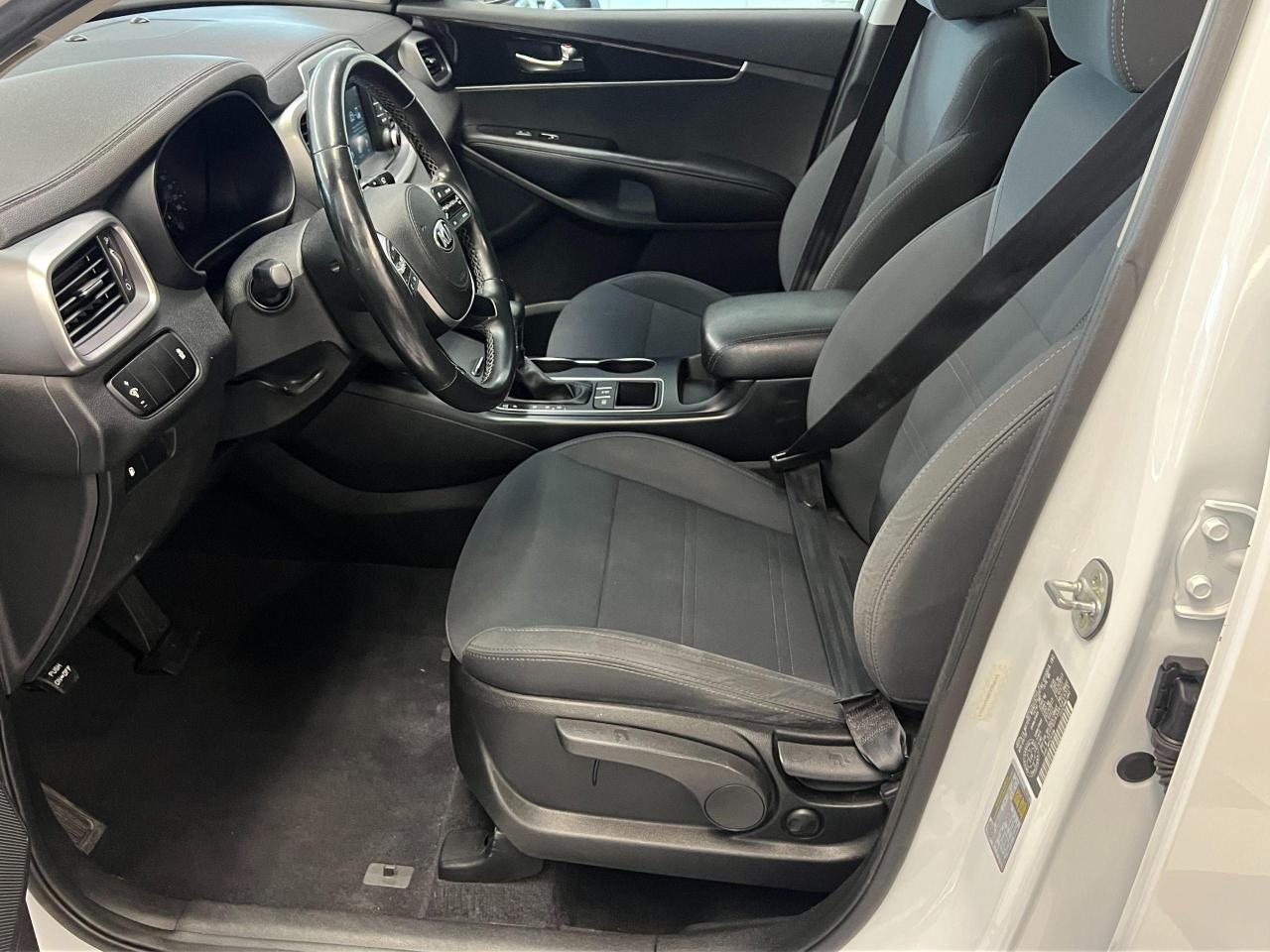 2019 Kia Sorento LX AWD+ApplePlay+Heated Seats+Camera+CLEAN CARFAX - Photo #19