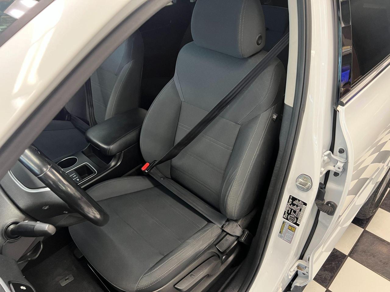 2019 Kia Sorento LX AWD+ApplePlay+Heated Seats+Camera+CLEAN CARFAX Photo20