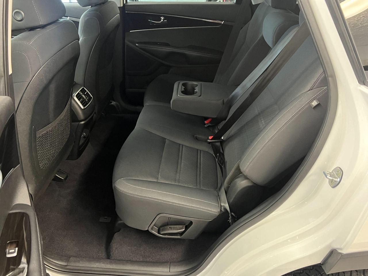 2019 Kia Sorento LX AWD+ApplePlay+Heated Seats+Camera+CLEAN CARFAX - Photo #24