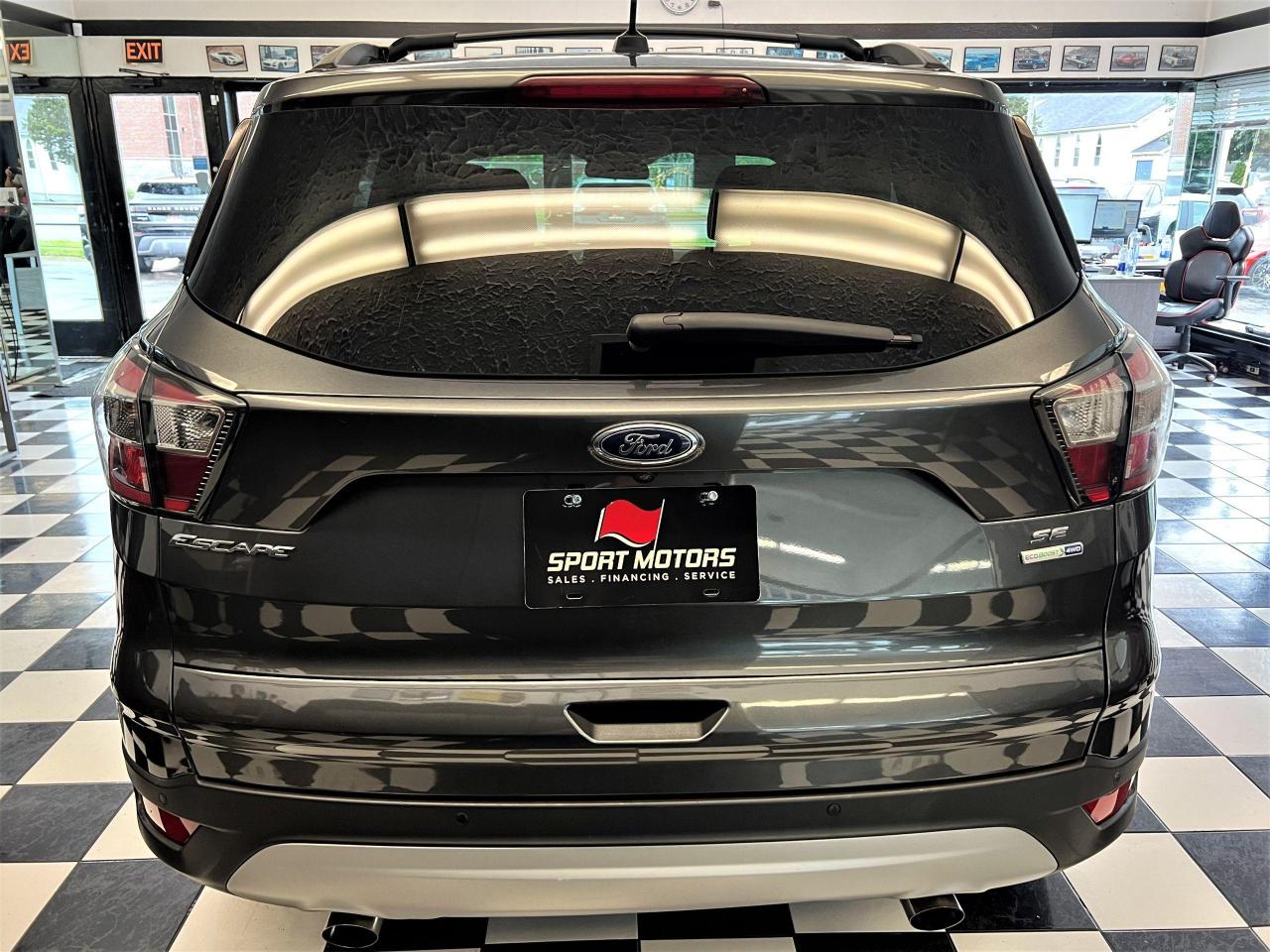 2017 Ford Escape SE 4WD+APPLEPLAY+CAMERA+SENSORS+CLEAN CARFAX - Photo #3