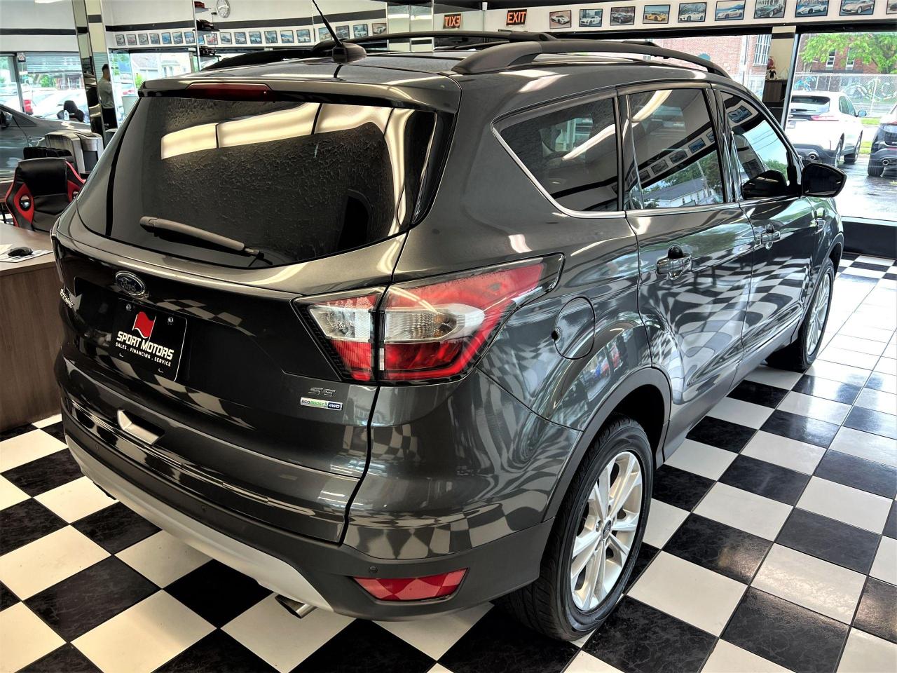 2017 Ford Escape SE 4WD+APPLEPLAY+CAMERA+SENSORS+CLEAN CARFAX - Photo #4
