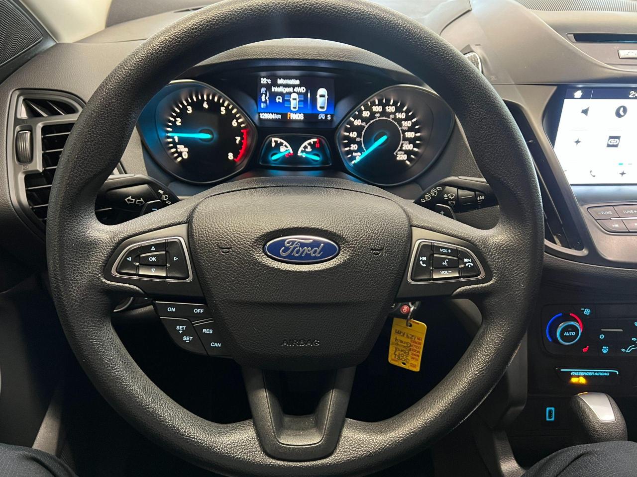 2017 Ford Escape SE 4WD+APPLEPLAY+CAMERA+SENSORS+CLEAN CARFAX - Photo #9