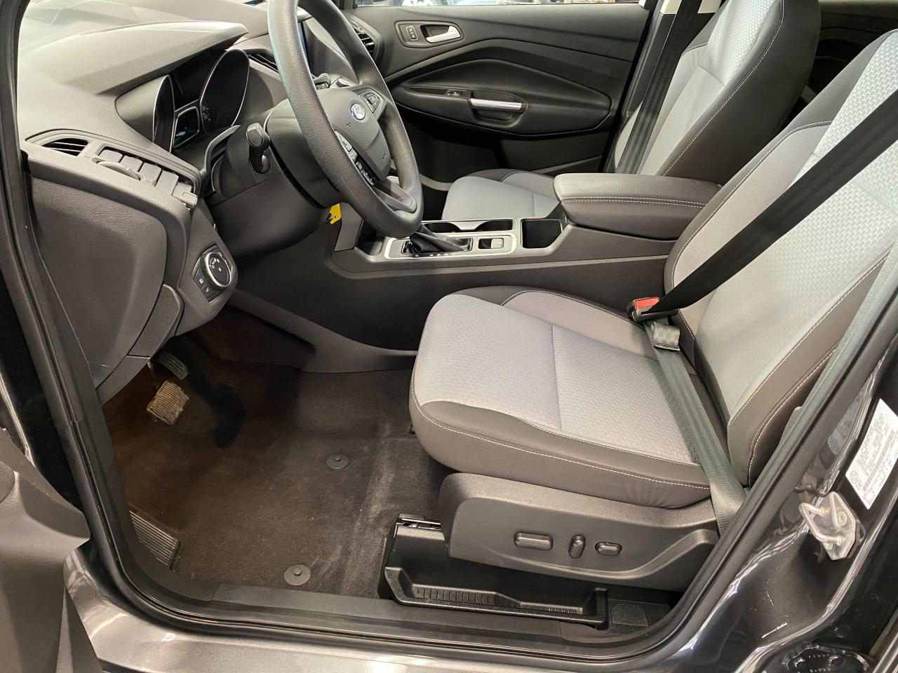 2017 Ford Escape SE 4WD+APPLEPLAY+CAMERA+SENSORS+CLEAN CARFAX - Photo #18