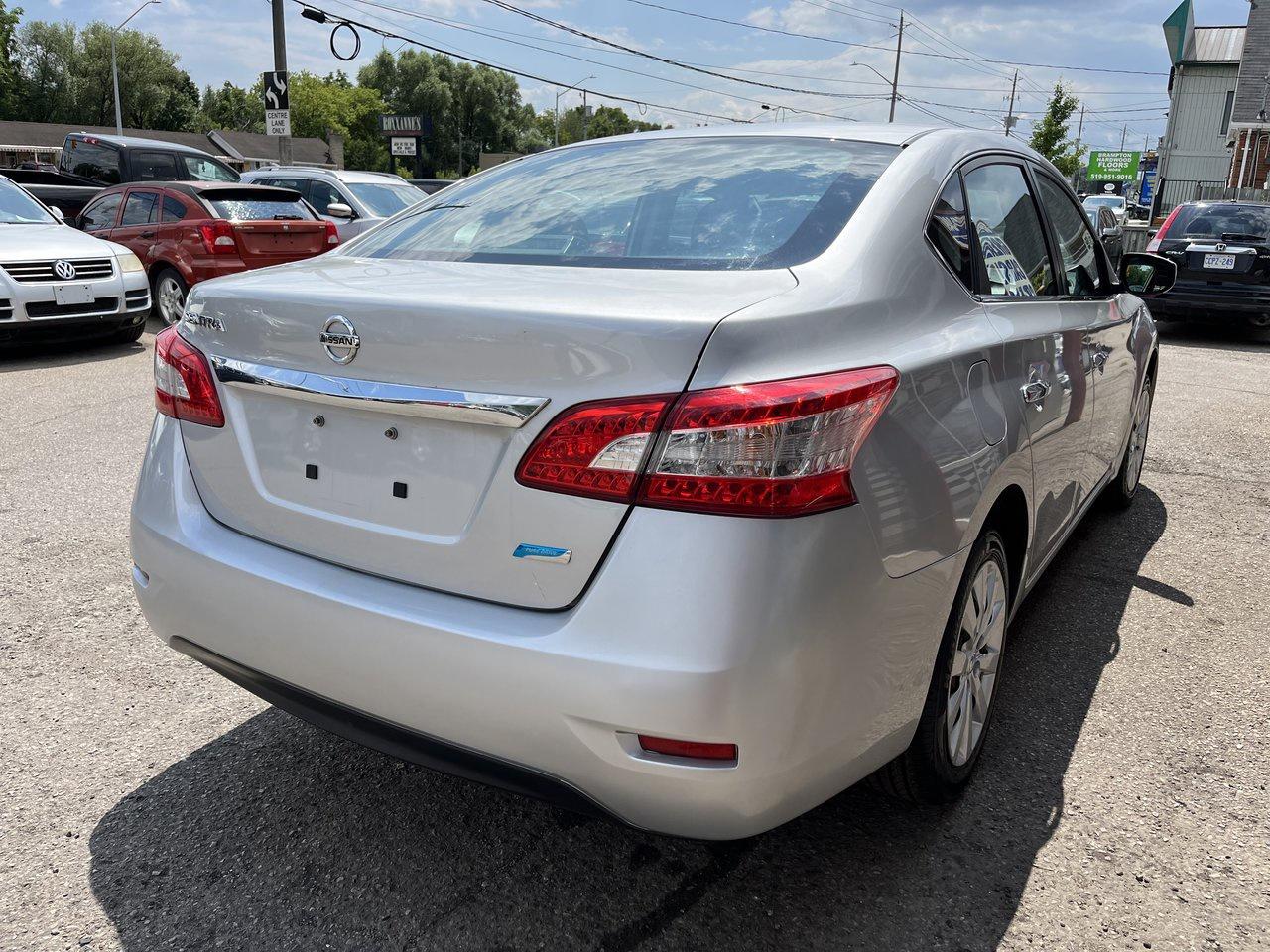 2015 Nissan Sentra S Photo3