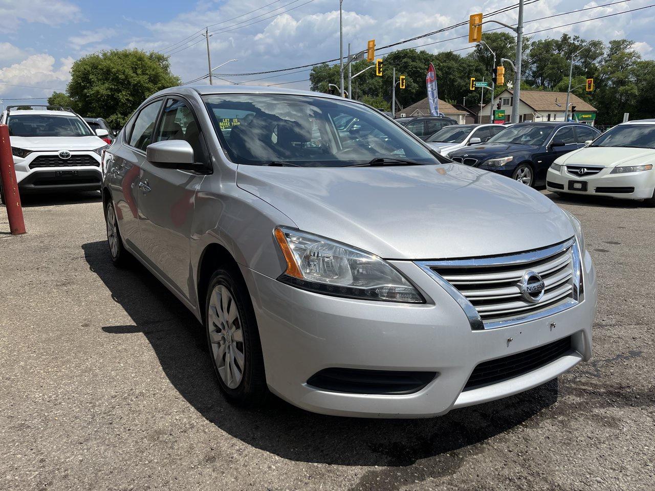 2015 Nissan Sentra S Photo1
