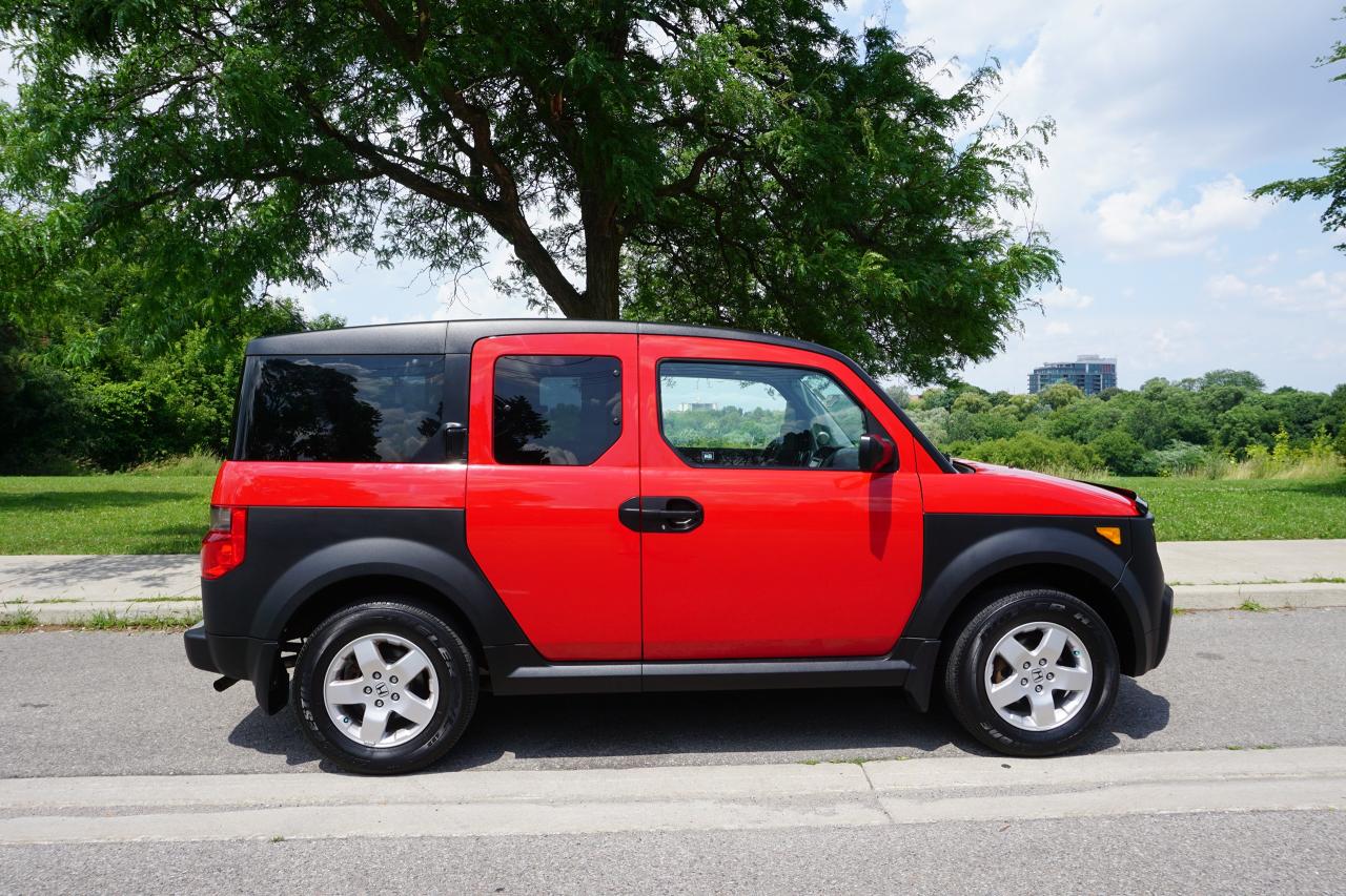 2005 Honda Element 1 OWNER / NEW CLUTCH / MANUAL / 4WD / SUPER RARE Photo4