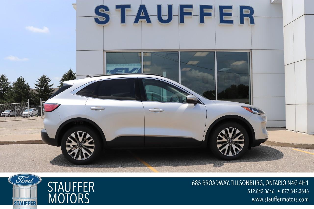 Used 2020 Ford Escape Titanium AWD for sale in Tillsonburg, ON