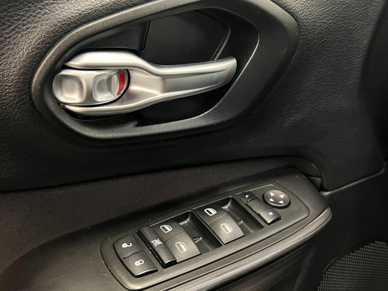 2015 Jeep Cherokee SPORT+Camera+Bluetooth+Remote Start+CLEAN CARFAX - Photo #49