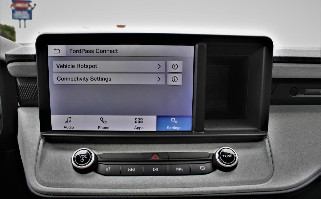 2022 Ford Maverick XLT AWD SuperCrew Photo