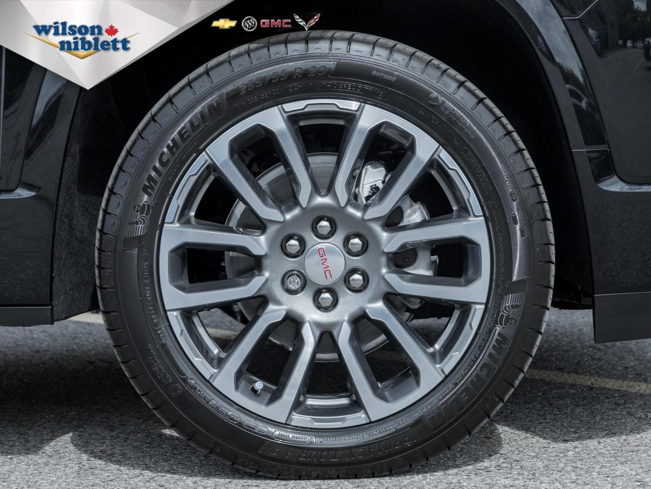 2022 GMC Acadia Denali Photo2