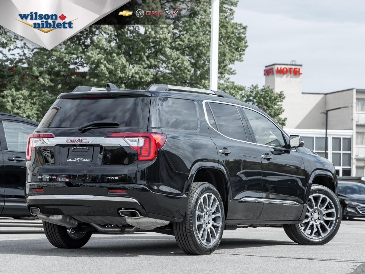 2022 GMC Acadia Denali Photo