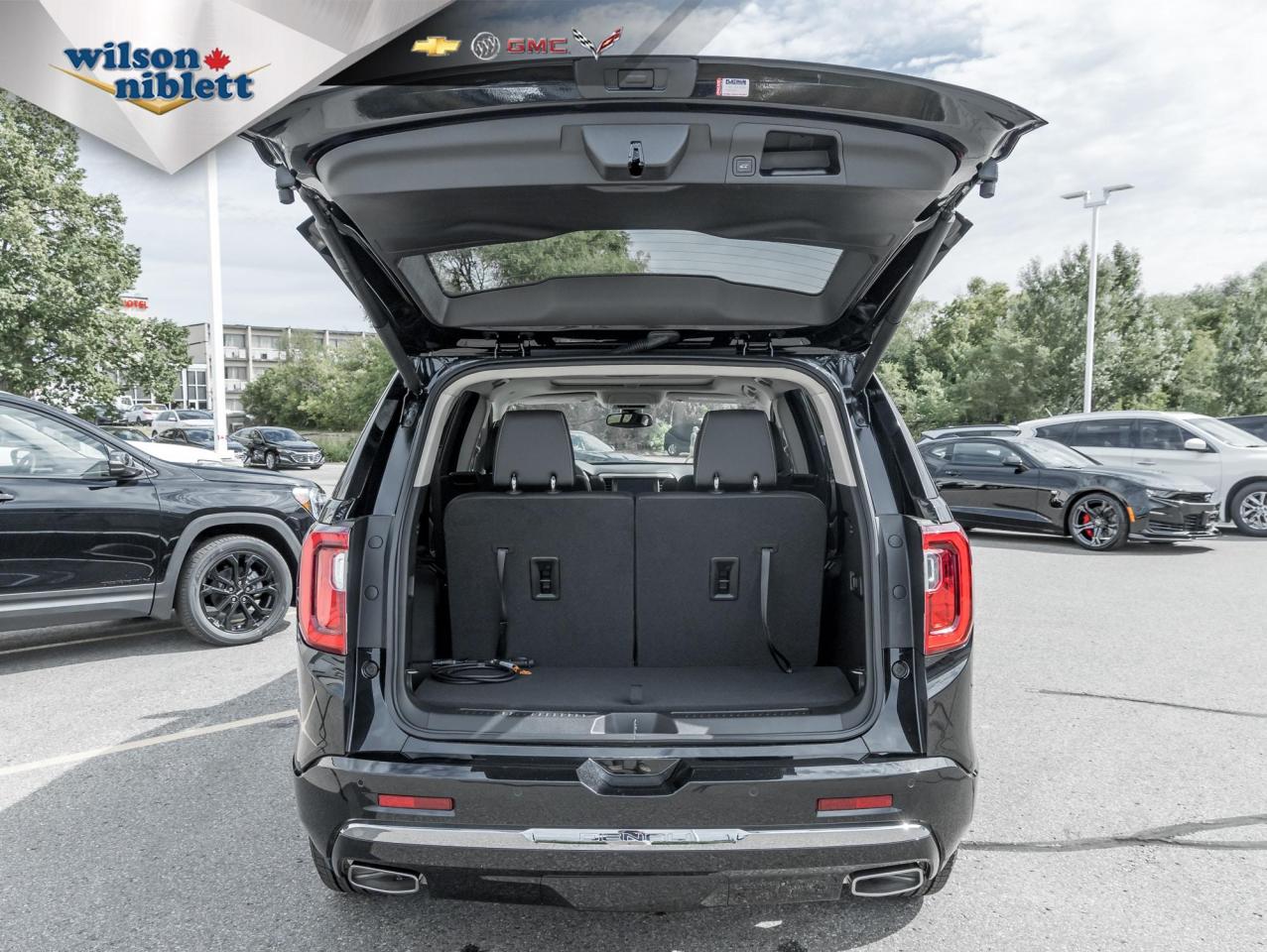 2022 GMC Acadia Denali Photo