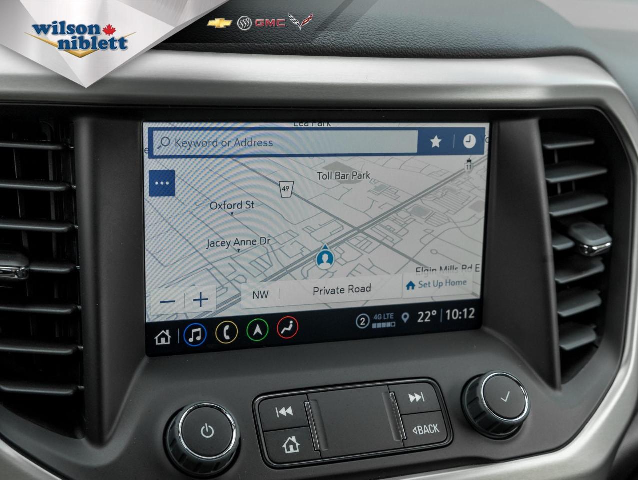 2022 GMC Acadia Denali Photo