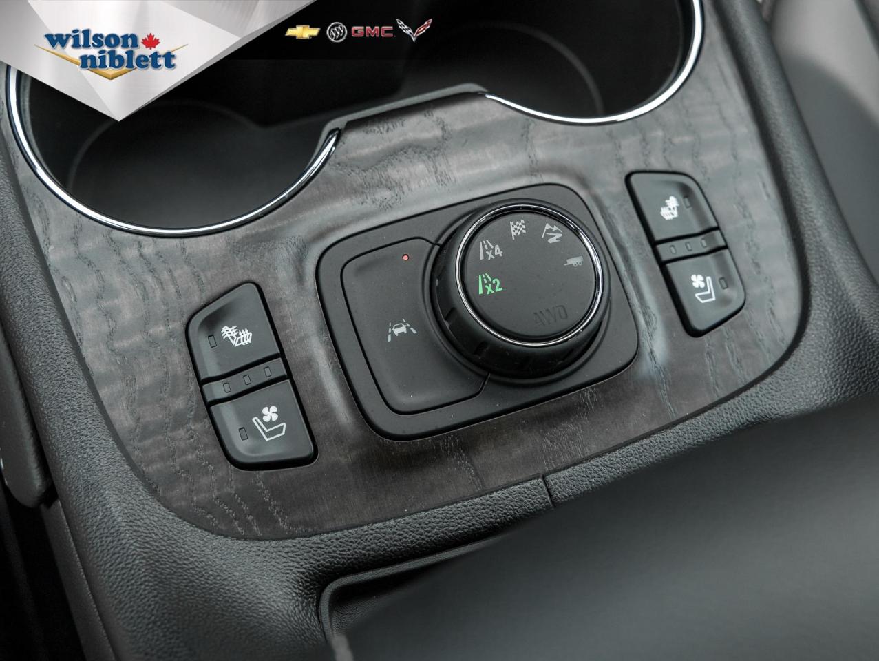 2022 GMC Acadia Denali Photo