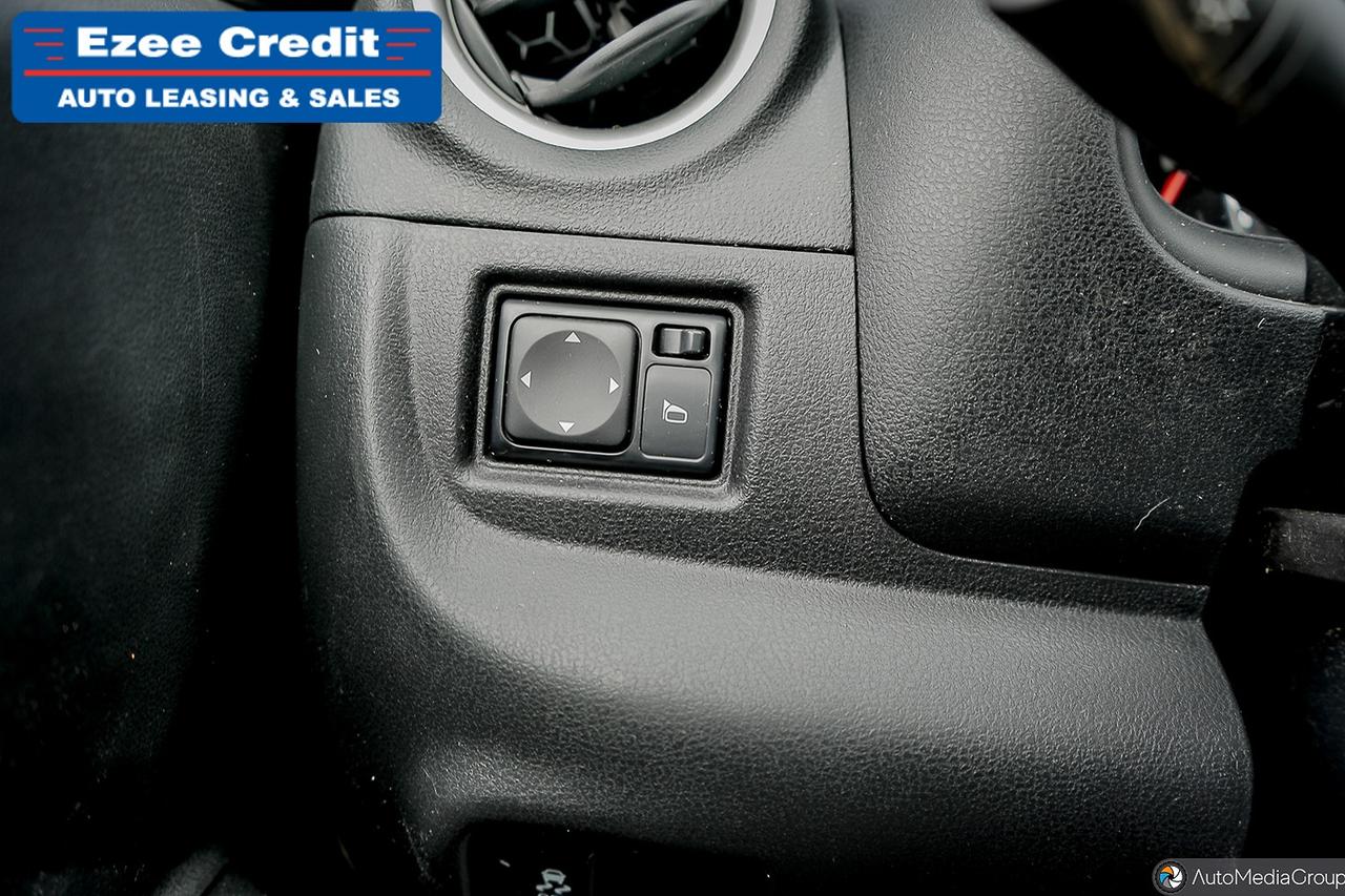 2015 Nissan Micra S Photo