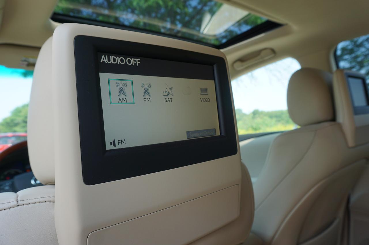 2010 Lexus RX 450h LOW KM'S / ULTRA PREMIUM PACKAGE / DEALER SERVICED - Photo #22