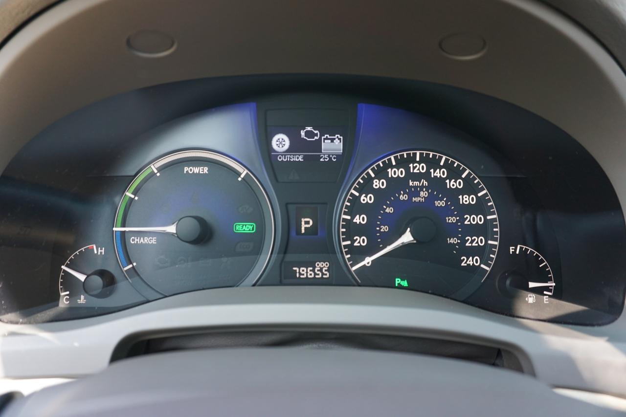 2010 Lexus RX 450h LOW KM'S / ULTRA PREMIUM PACKAGE / DEALER SERVICED - Photo #14