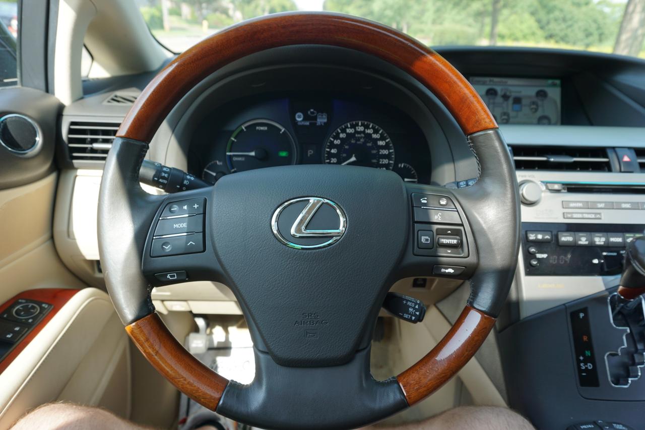 2010 Lexus RX 450h LOW KM'S / ULTRA PREMIUM PACKAGE / DEALER SERVICED - Photo #13