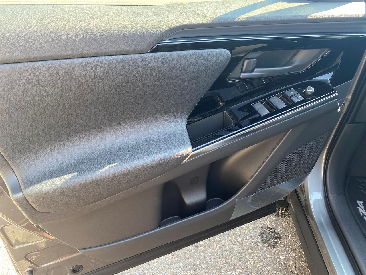 2023 Toyota bZ4X XLE Photo