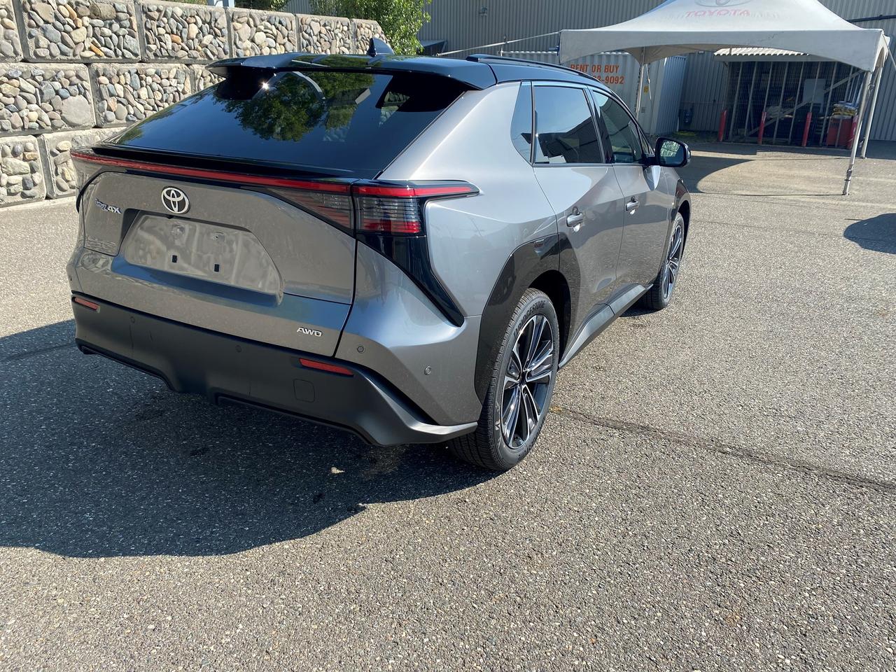 2023 Toyota bZ4X XLE Photo