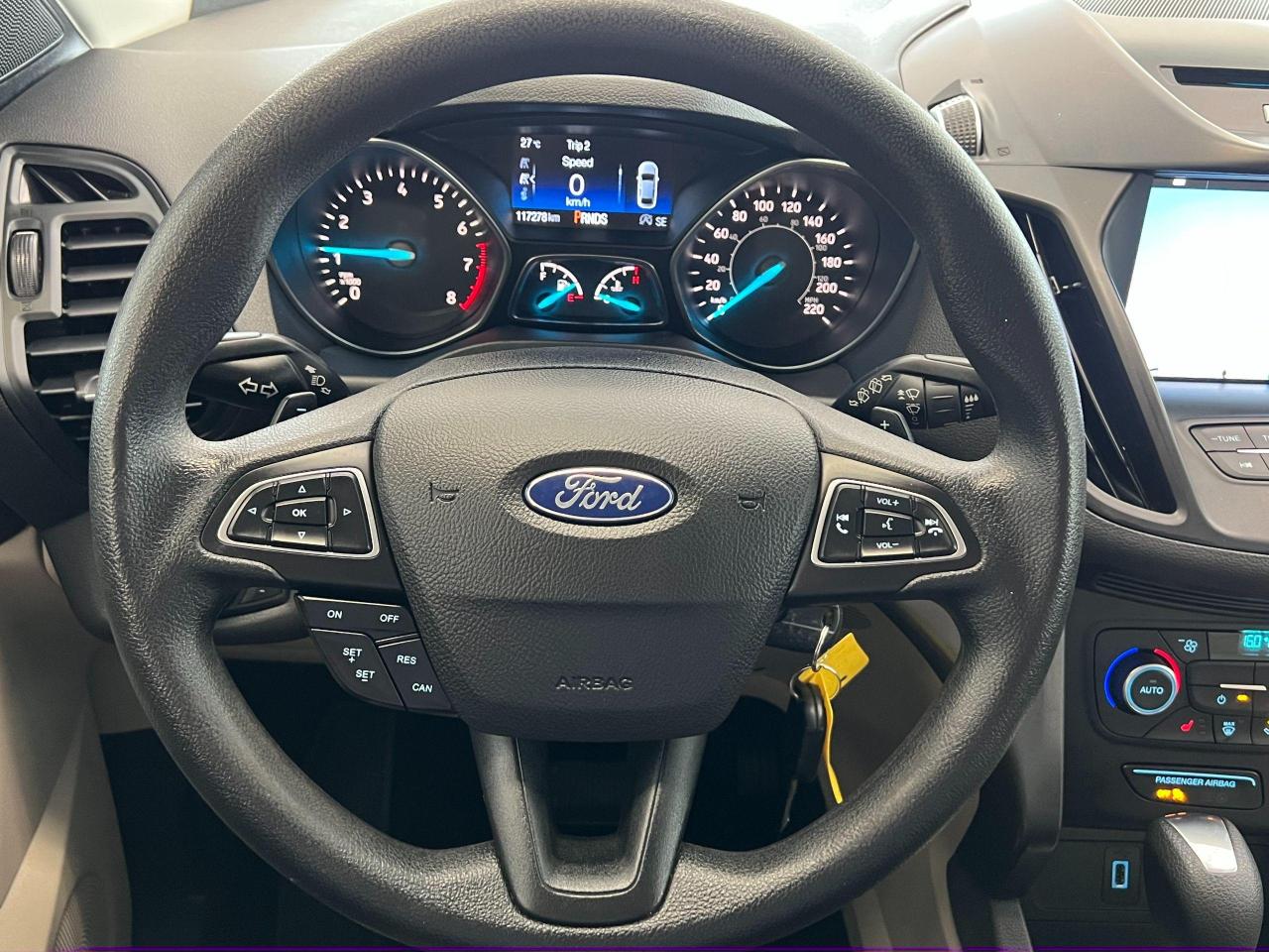2017 Ford Escape SE+APPLEPLAY+CAMERA+Bluetooth+SENSORS+CLEAN CARFAX Photo71