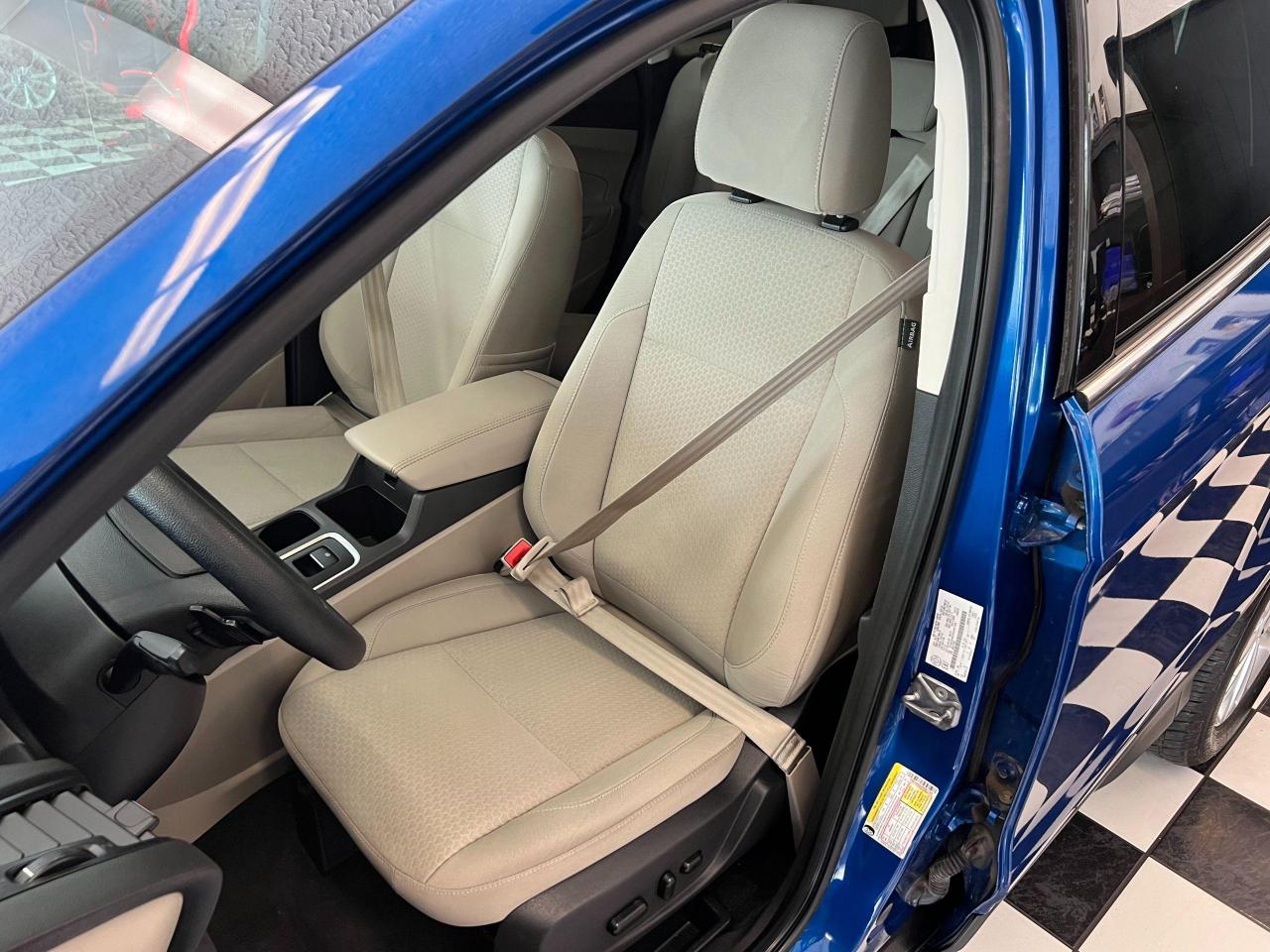 2017 Ford Escape SE+APPLEPLAY+CAMERA+Bluetooth+SENSORS+CLEAN CARFAX - Photo #19
