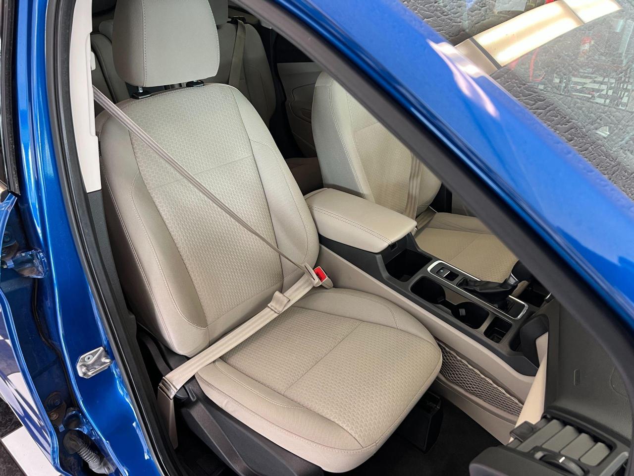 2017 Ford Escape SE+APPLEPLAY+CAMERA+Bluetooth+SENSORS+CLEAN CARFAX - Photo #22