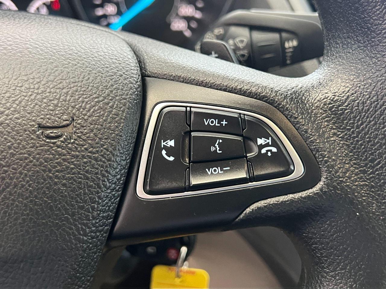 2017 Ford Escape SE+APPLEPLAY+CAMERA+Bluetooth+SENSORS+CLEAN CARFAX Photo98