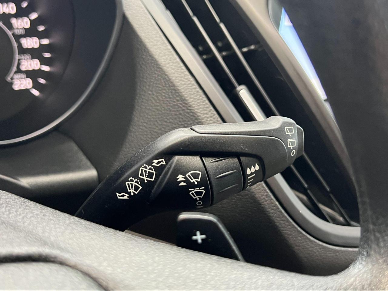 2017 Ford Escape SE+APPLEPLAY+CAMERA+Bluetooth+SENSORS+CLEAN CARFAX - Photo #38