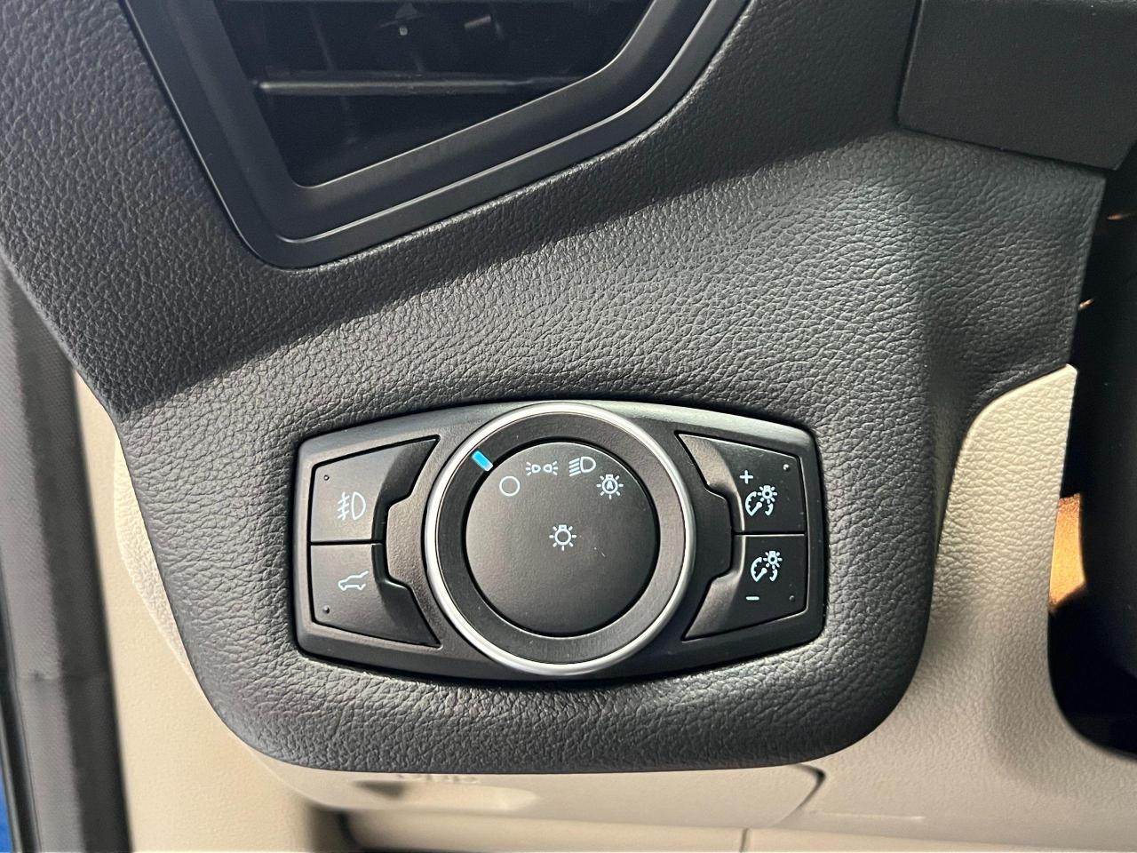 2017 Ford Escape SE+APPLEPLAY+CAMERA+Bluetooth+SENSORS+CLEAN CARFAX Photo102