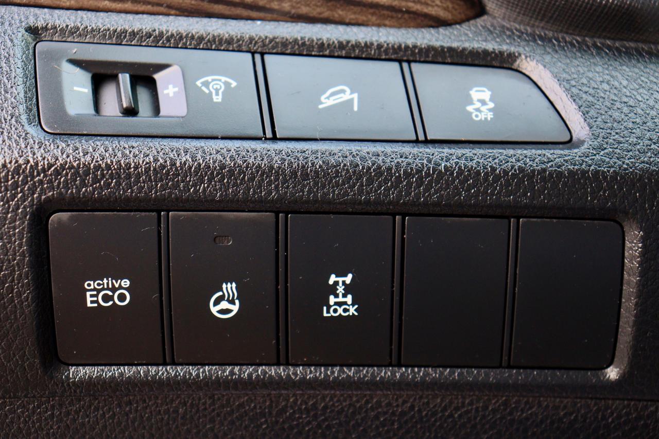 2016 Hyundai Santa Fe Sport Premium | AWD | Bluetooth | Alloys | Tinted Glass Photo18