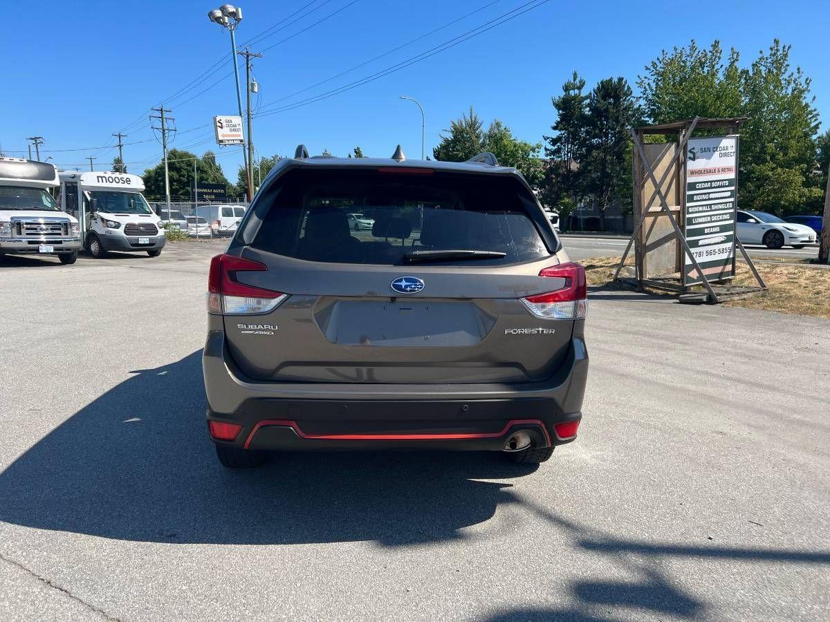 2021 Subaru Forester 2.5i Touring - Photo #9