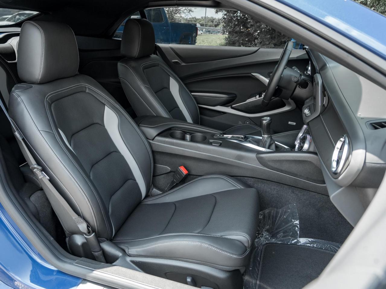 2022 Chevrolet Camaro 2LT Photo