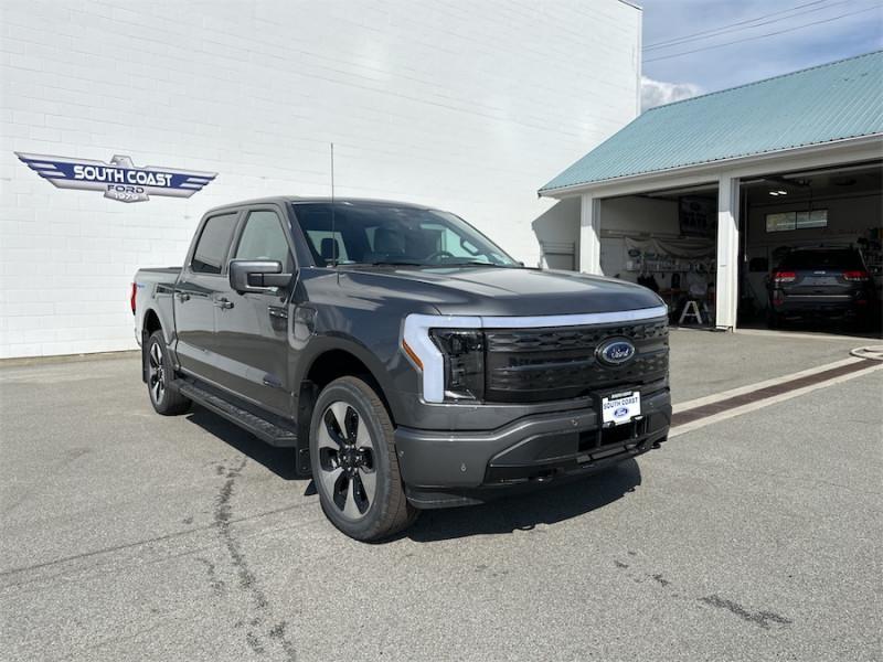 2023 Ford F-150 Lightning Platinum Photo5