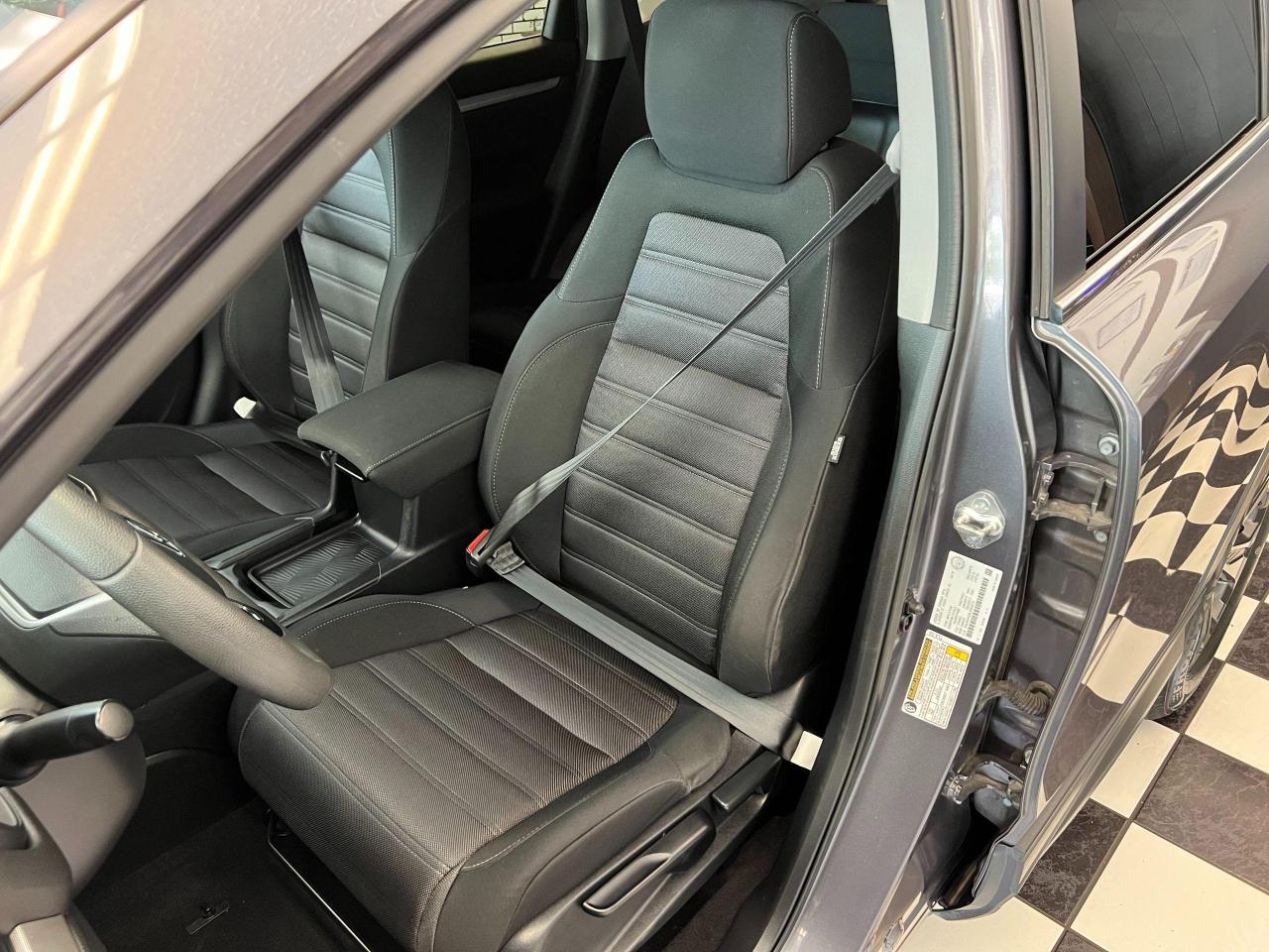 2018 Honda CR-V LX+APPLE CARPLAY+CAMERA+New Tires+CLEANC CARFAX Photo75
