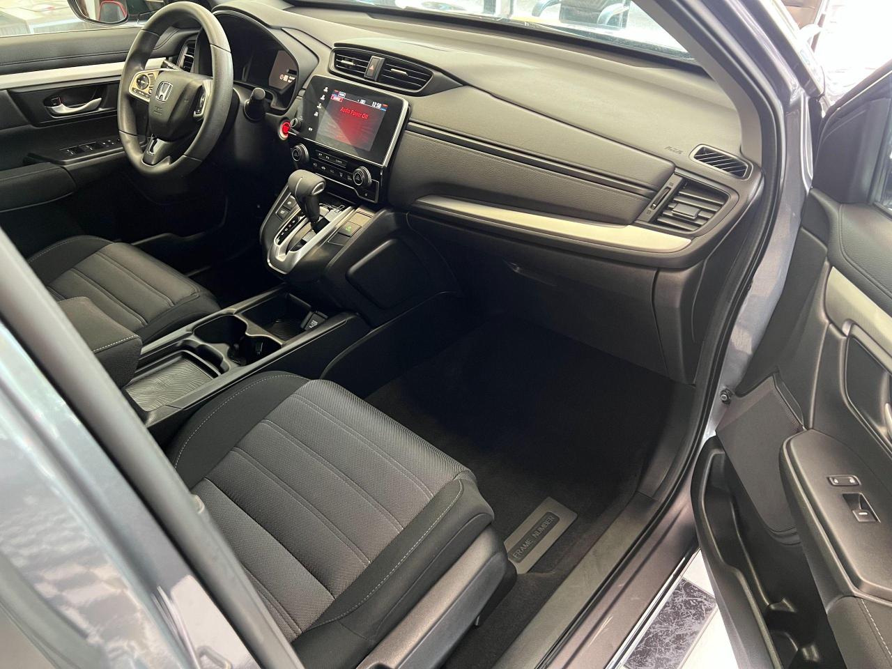 2018 Honda CR-V LX+APPLE CARPLAY+CAMERA+New Tires+CLEANC CARFAX Photo76