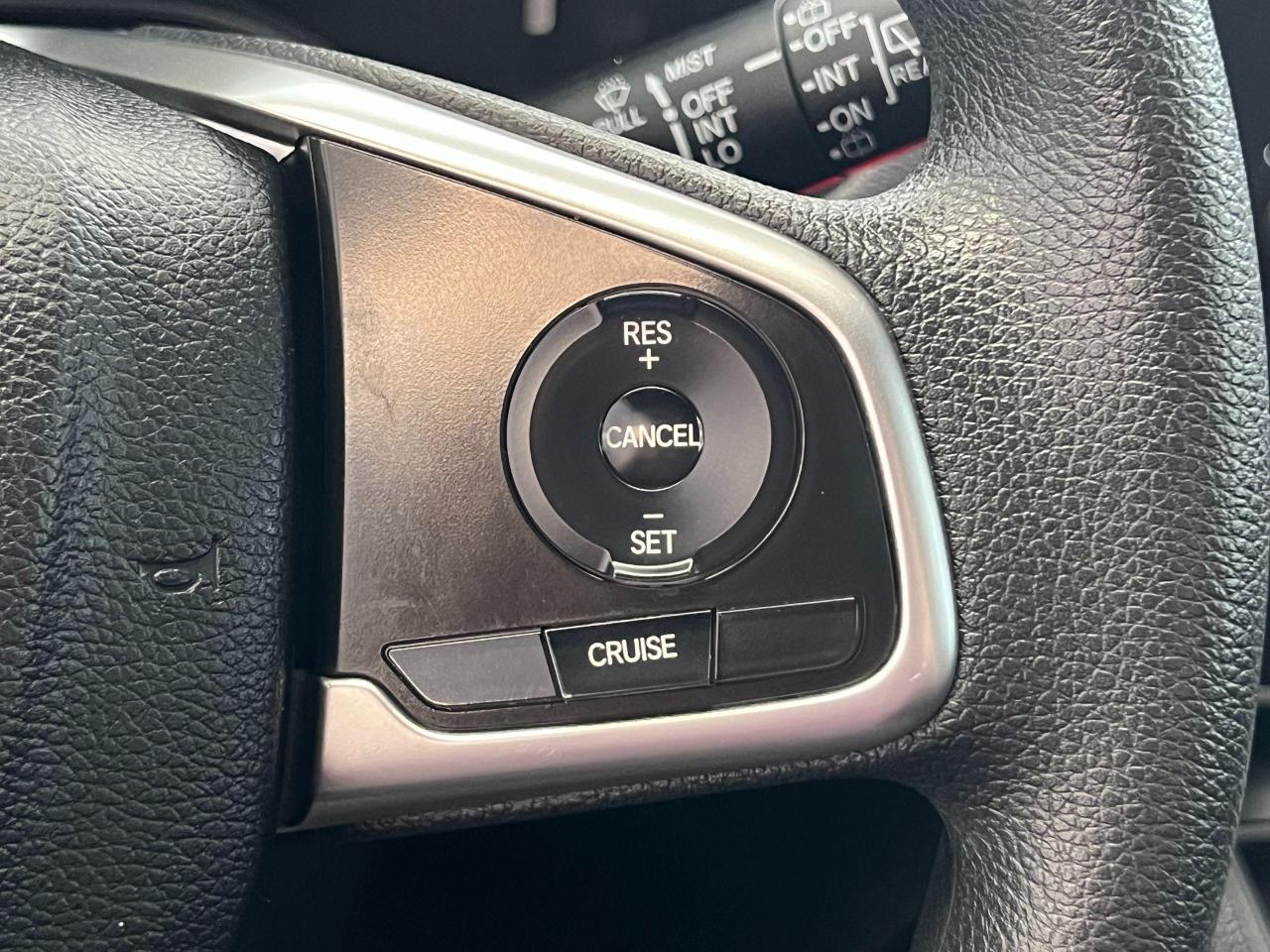 2018 Honda CR-V LX+APPLE CARPLAY+CAMERA+New Tires+CLEANC CARFAX Photo94