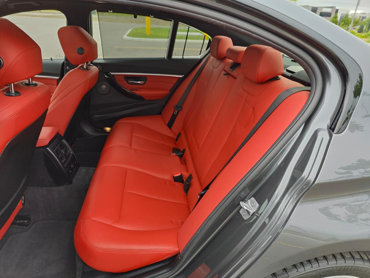 2018 BMW 3 Series 340i xDrive M-Sport Sedan • Loaded • No Accidents! - Photo #13
