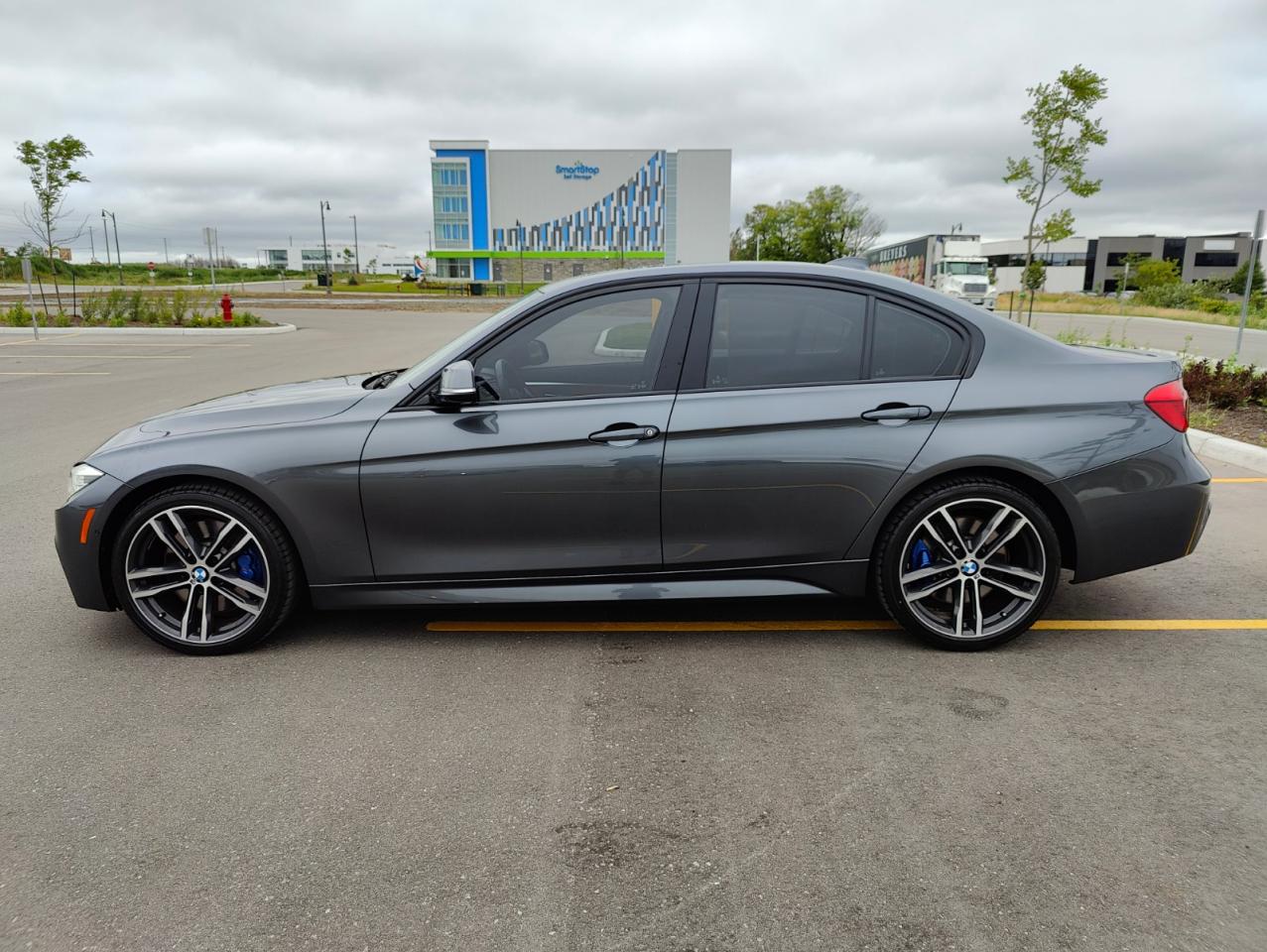 2018 BMW 3 Series 340i xDrive M-Sport Sedan • Loaded • No Accidents! Photo4
