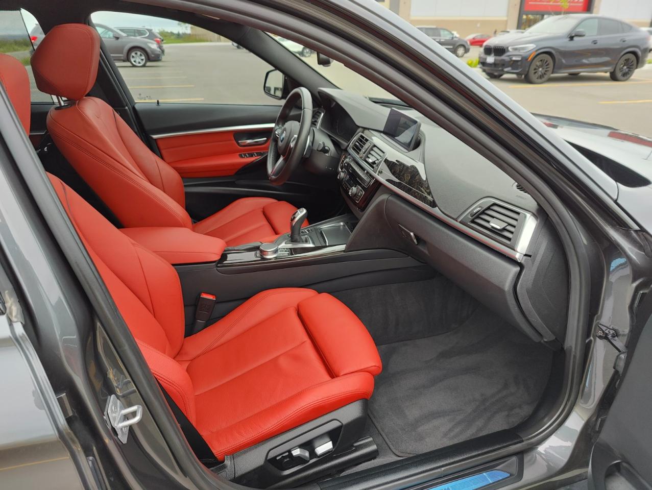 2018 BMW 3 Series 340i xDrive M-Sport Sedan • Loaded • No Accidents! - Photo #16