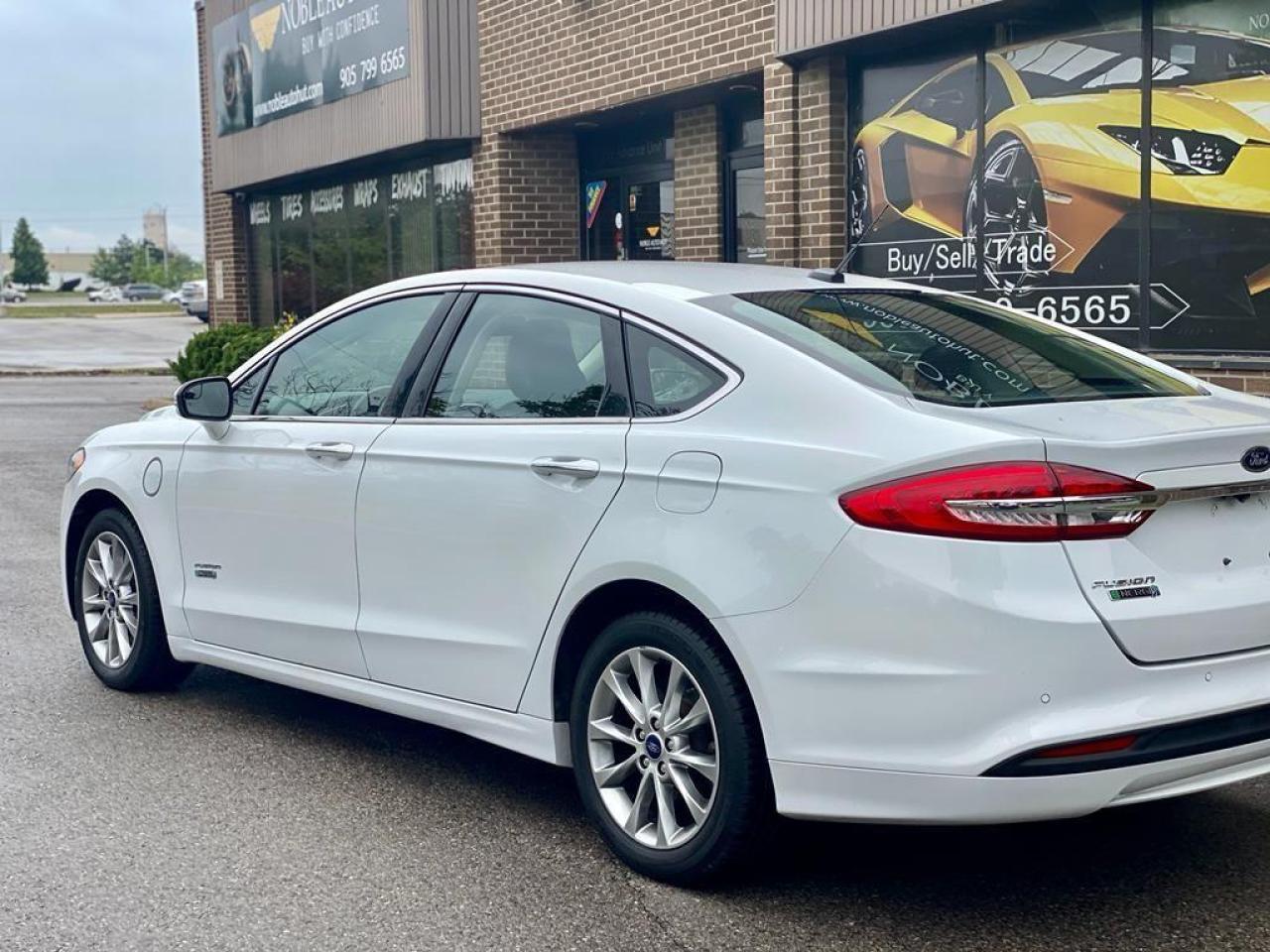 2018 Ford Fusion Energi SE Photo2