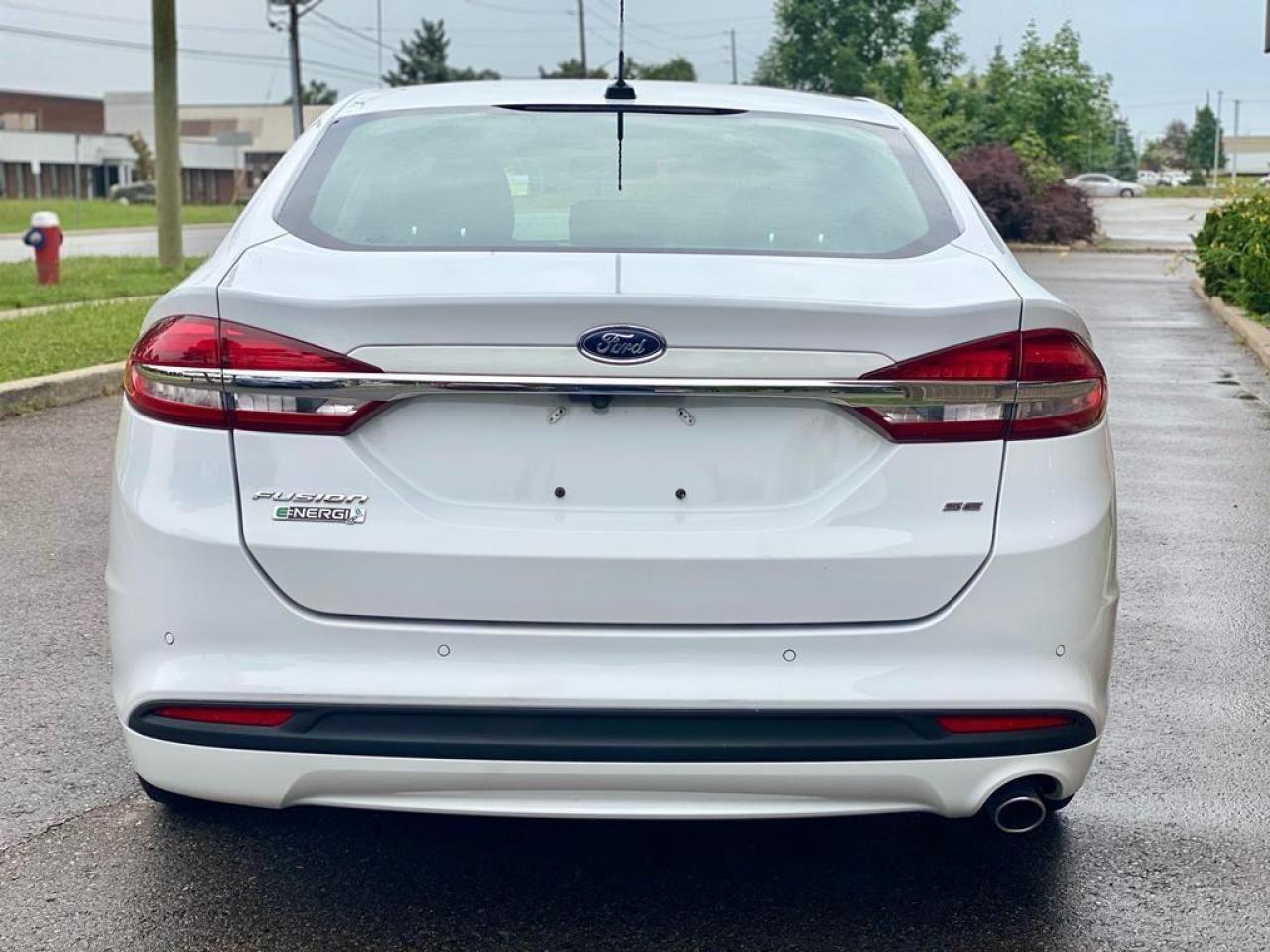 2018 Ford Fusion Energi SE Photo3