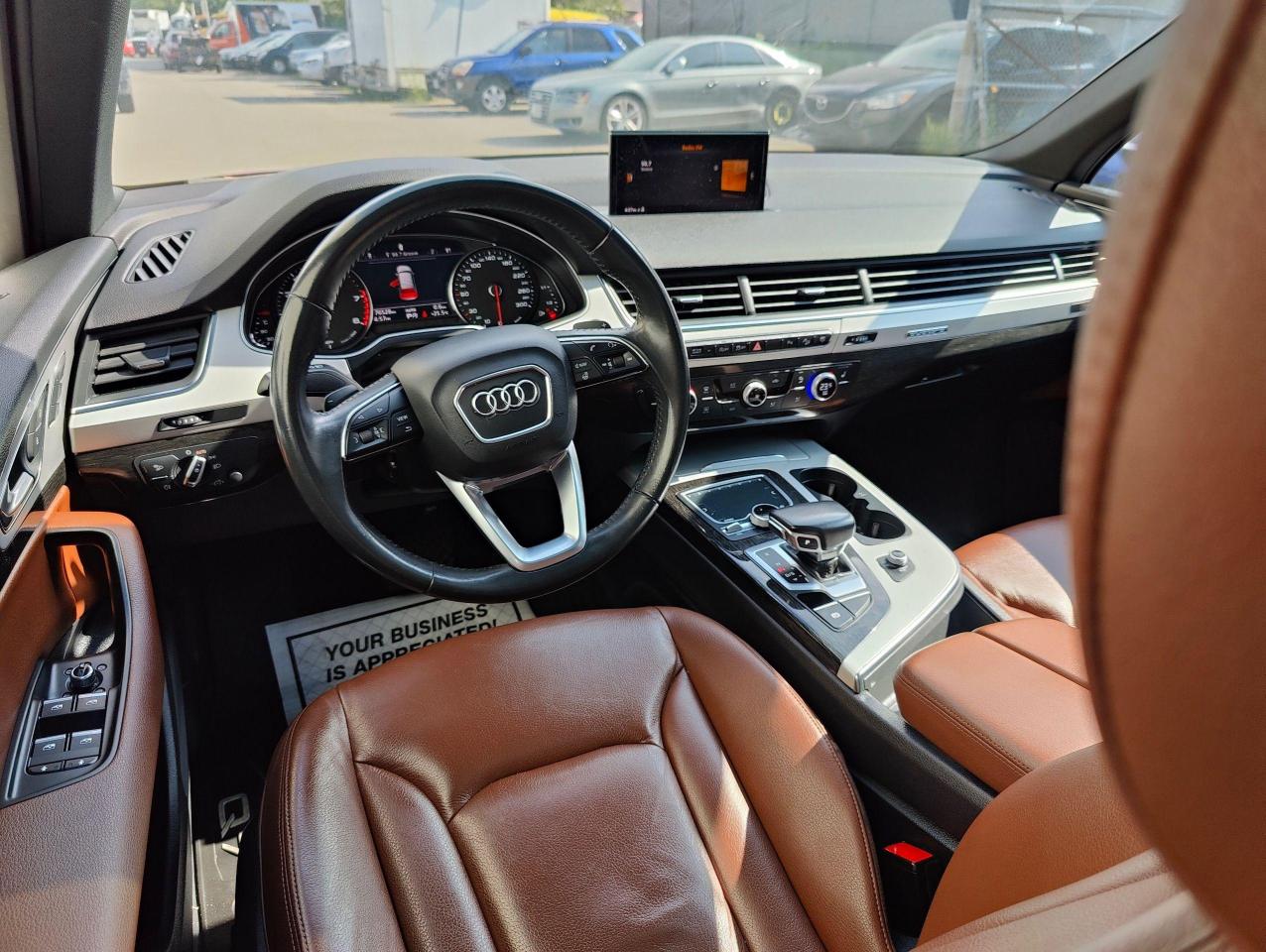 2019 Audi Q7 Komfort • 7 Passenger • No accidents! - Photo #10
