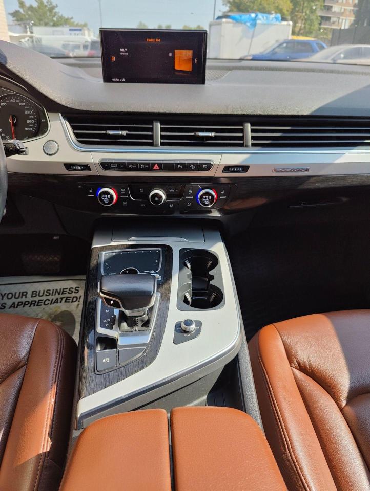 2019 Audi Q7 Komfort • 7 Passenger • No accidents! - Photo #17