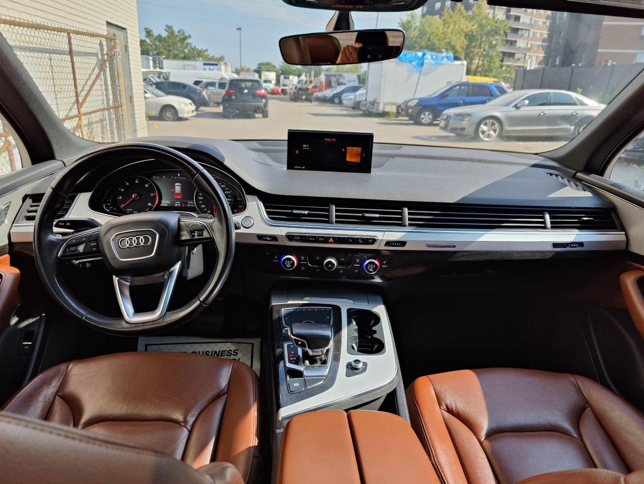 2019 Audi Q7 Komfort • 7 Passenger • No accidents! - Photo #9