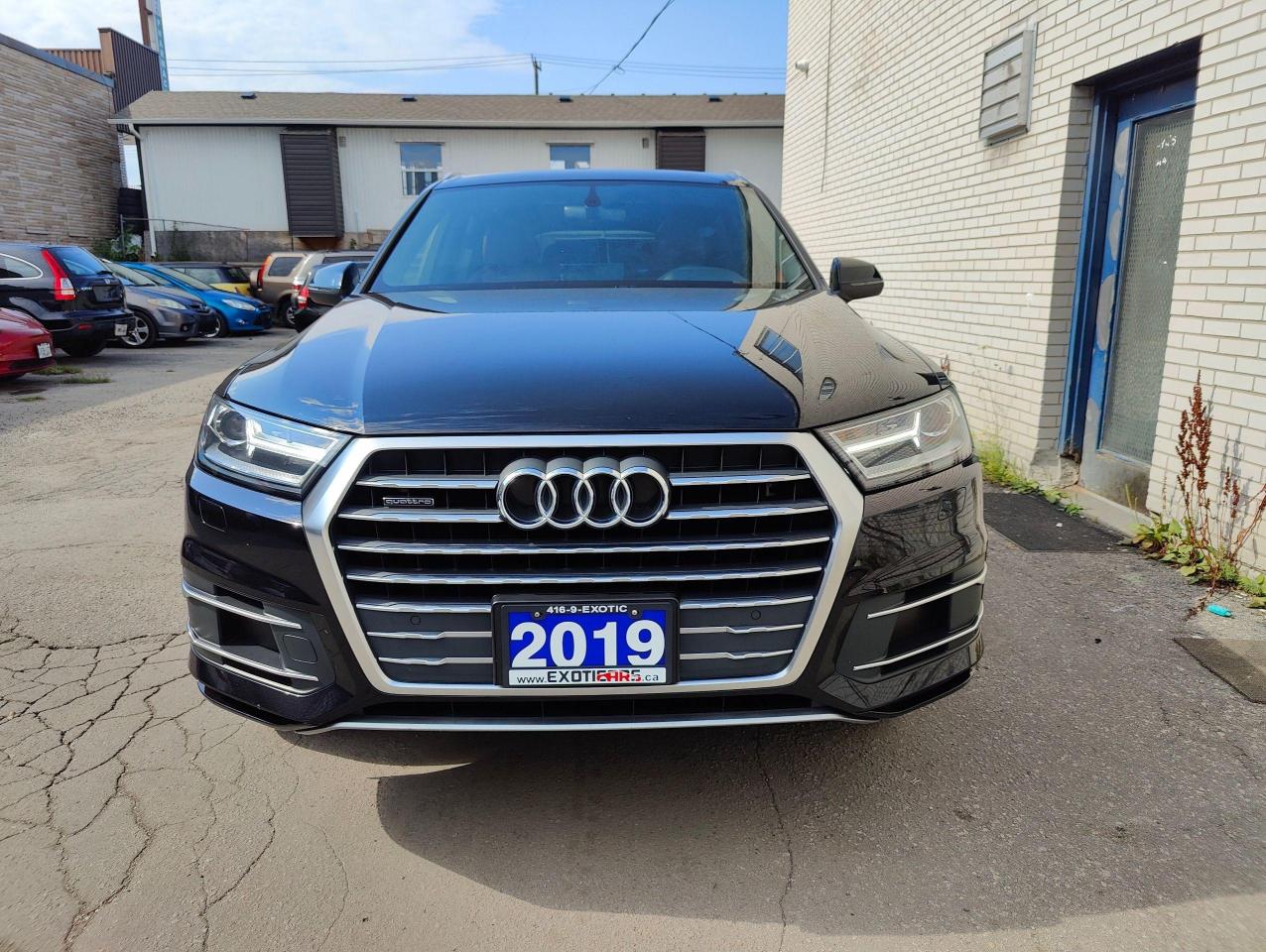 2019 Audi Q7 Komfort • 7 Passenger • No accidents! - Photo #2