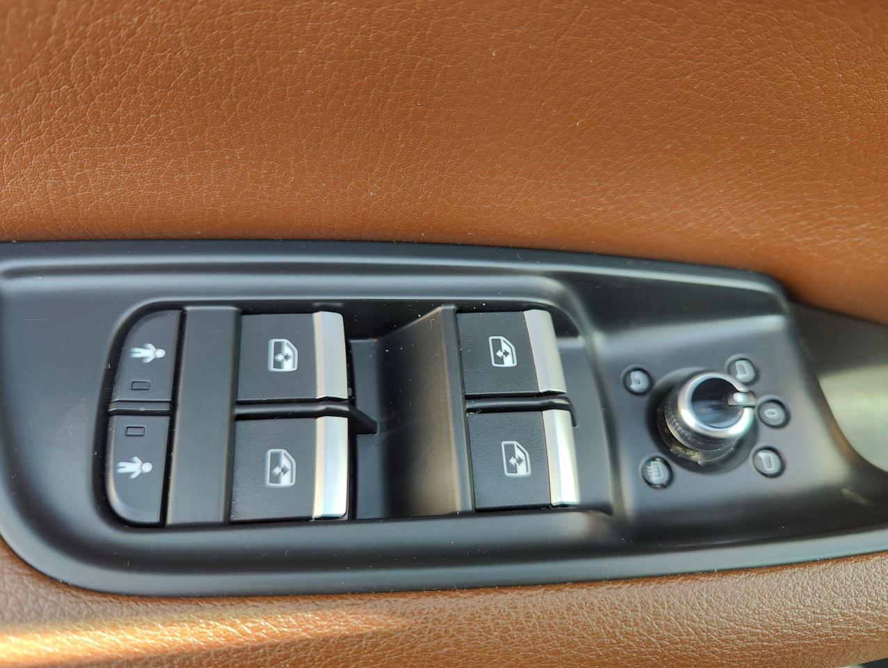 2019 Audi Q7 Komfort • 7 Passenger • No accidents! - Photo #26