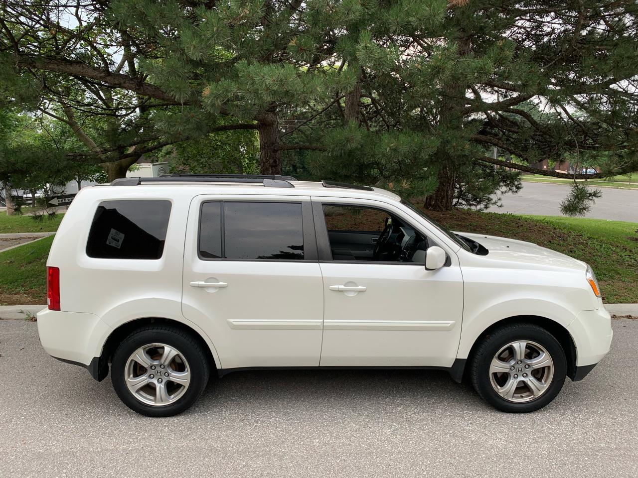 2014 Honda Pilot EX-L 4WD! 1 LOCAL FEMALE OWNER!! NO INSUR. CLAIMS! - Photo #2